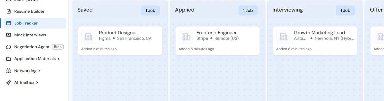Tablero Job Tracker de Careerflow mostrando candidaturas organizadas en columnas Saved, Applied, Interviewing y Offer