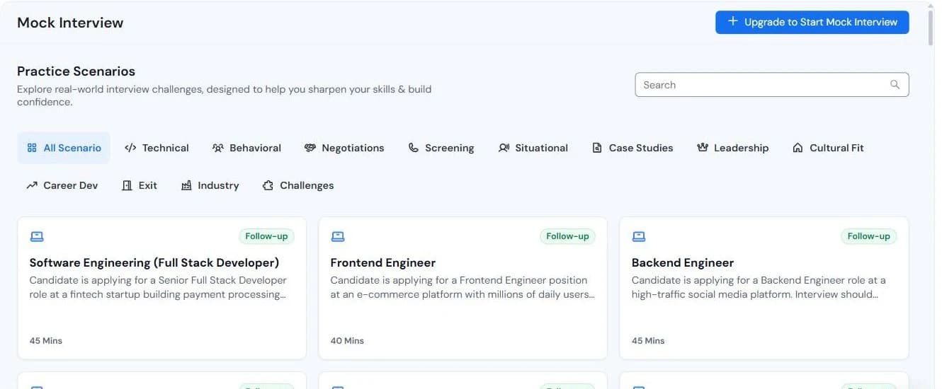 Pantalla de Mock Interview de Careerflow mostrando tarjetas de escenarios de práctica por categoría — Technical, Behavioral, Negotiations y más — detrás de un botón "Upgrade to Start Mock Interview"